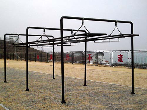 黑龙江400米渡海登训练器材｜晃动横梯