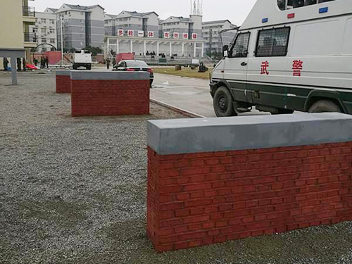 黑龙江300米障碍训练场器材｜连续矮墙